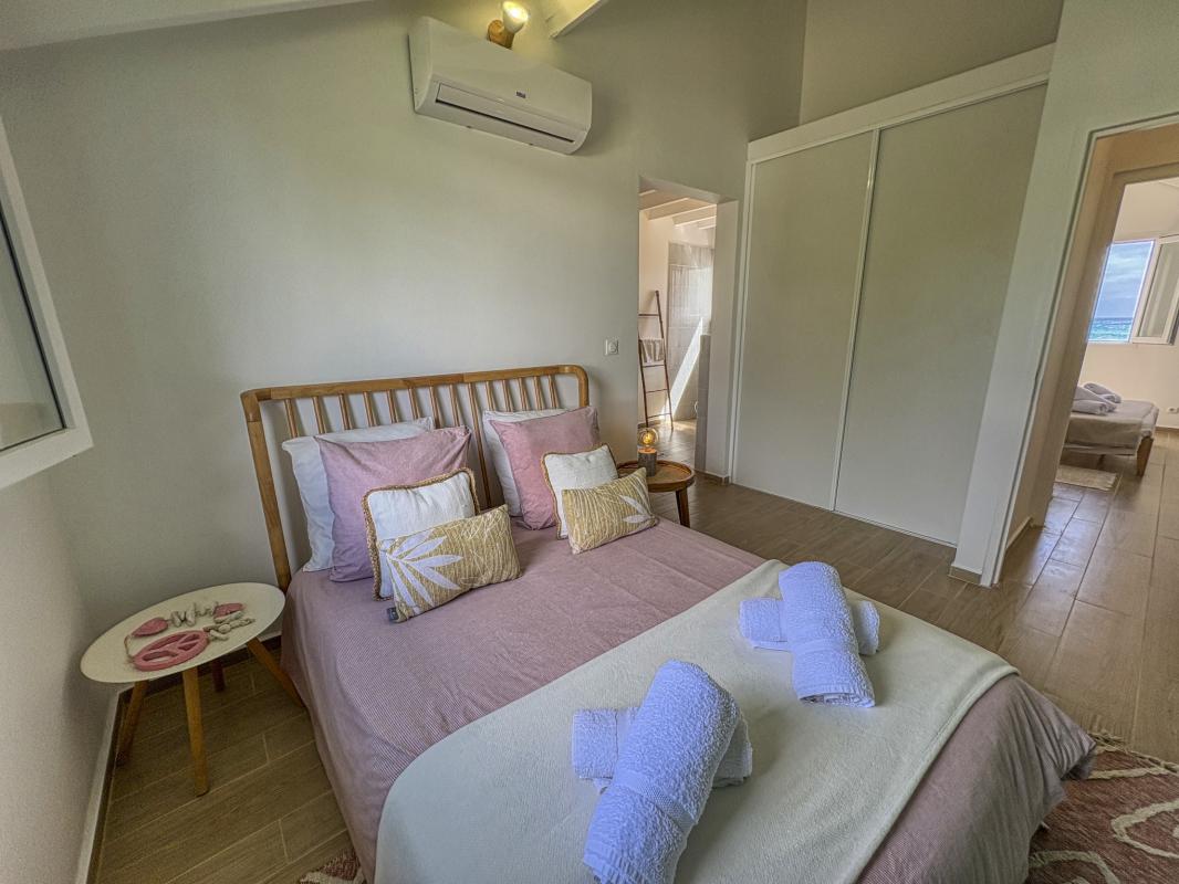 27.Location villa pied dans l'eau Saint François Guadeloupe_Chambre 1 Etage